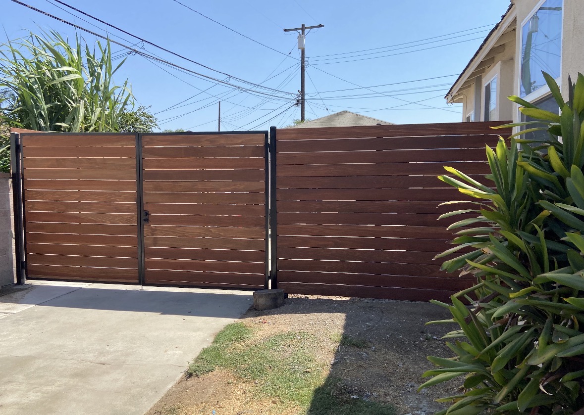 Wood entry gate and matching horizontal fence
