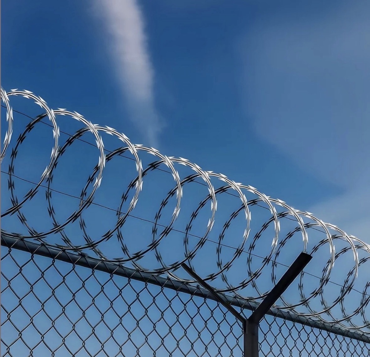 Barbed Wire & Razor Wire installation in Los Angeles by Fence Guys